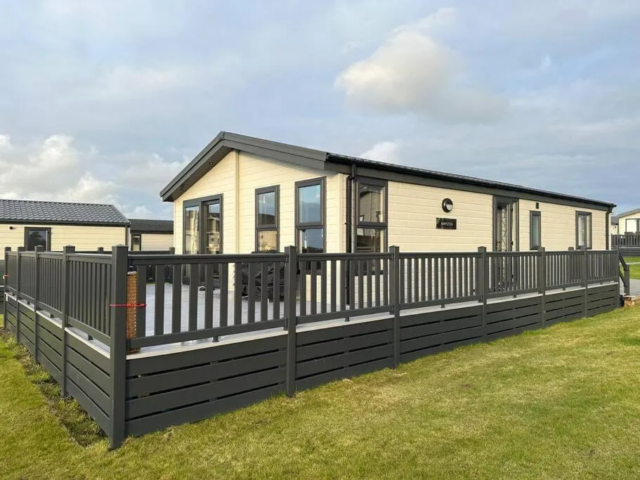 Image 6 of Modern Lodge with Amazing Views