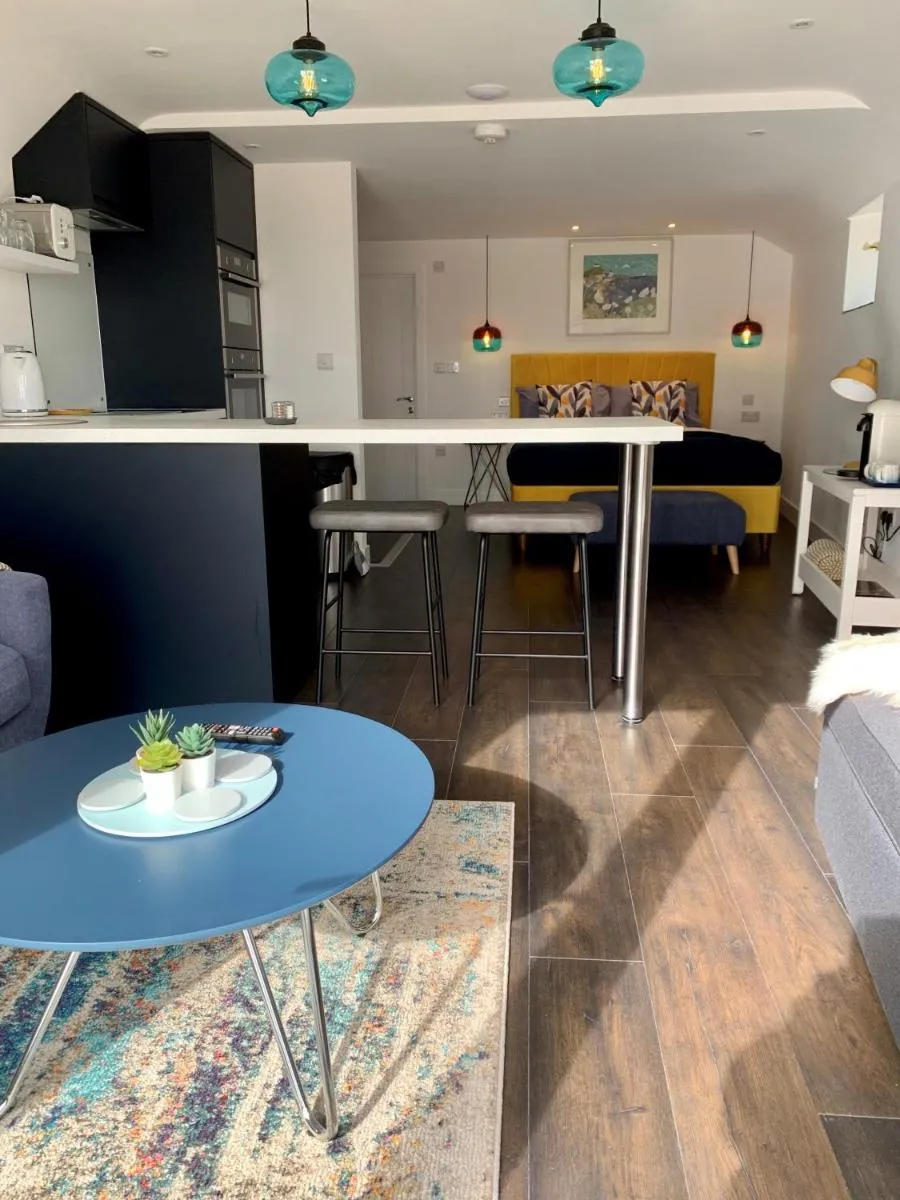 Image 6 of Modern studio apartment with stunning views!