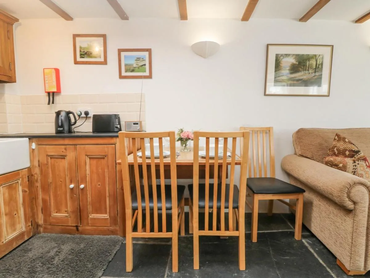Image 3 of Mole Cottage