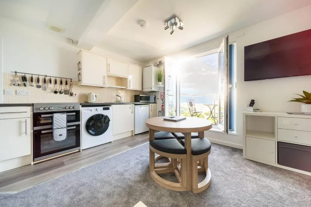 Image 3 of Newquay Sunset & Sea View Apartment in Town Centre