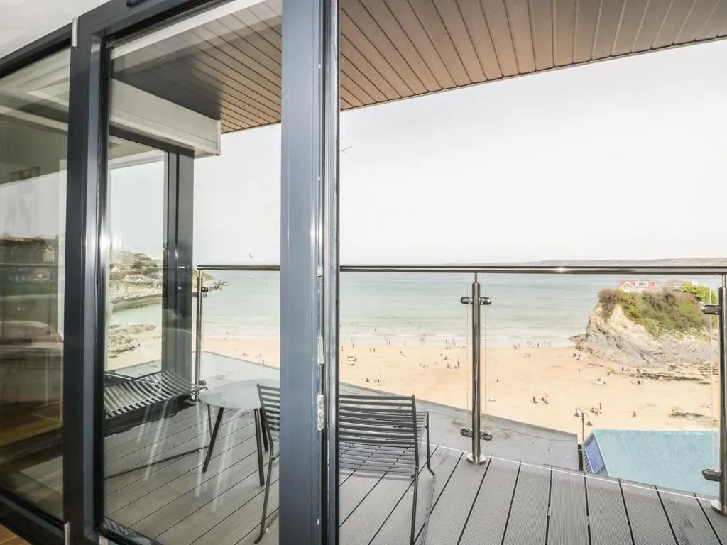 Image 1 of Onshore 7