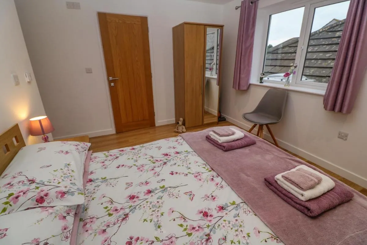 Image 6 of Pippas place