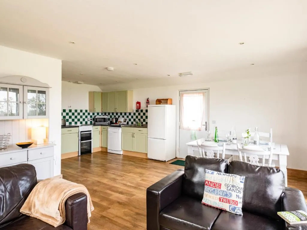 Image 3 of Puffin Lodge