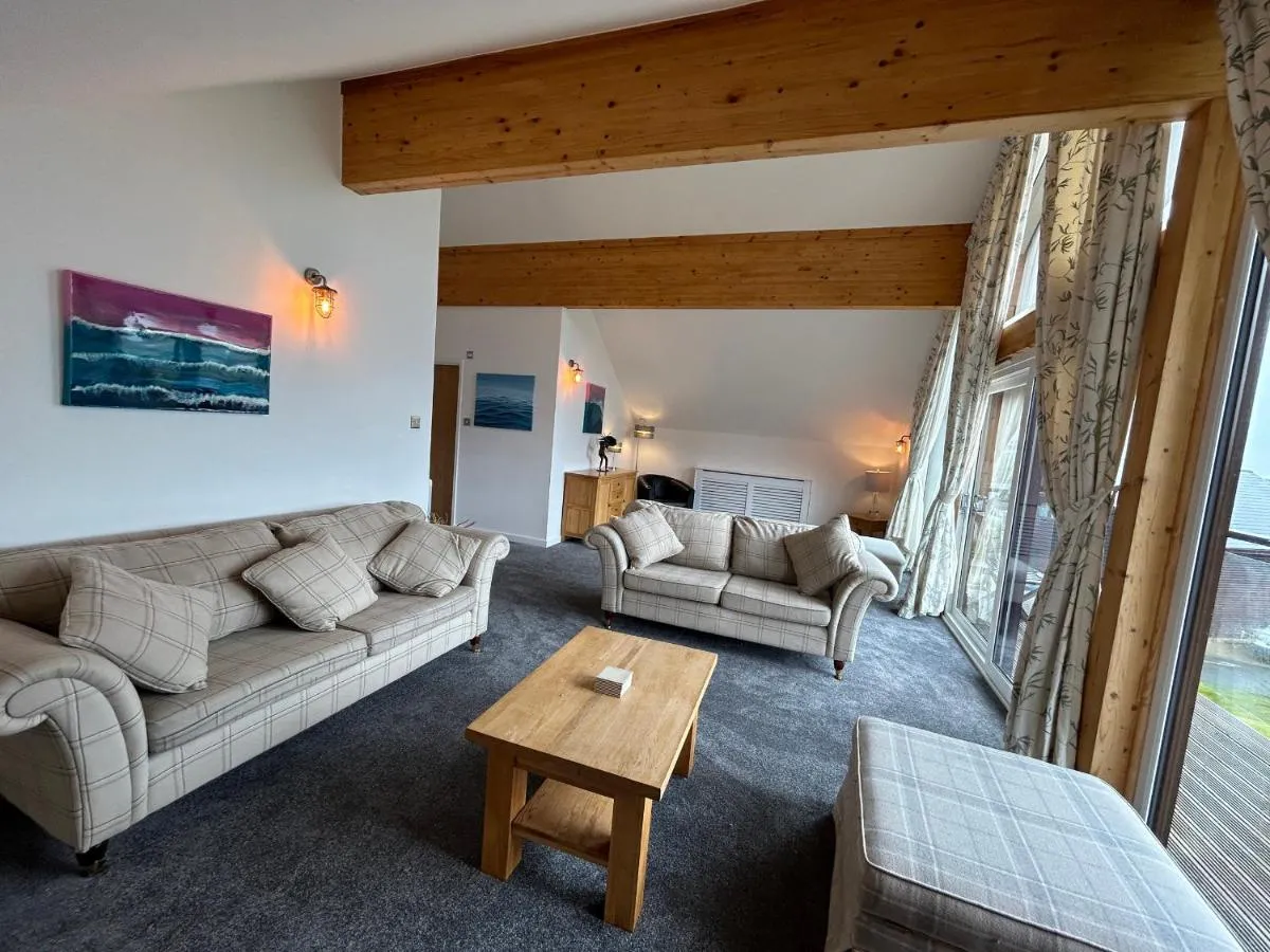 Image 1 of Redwood Lodge, Retallack