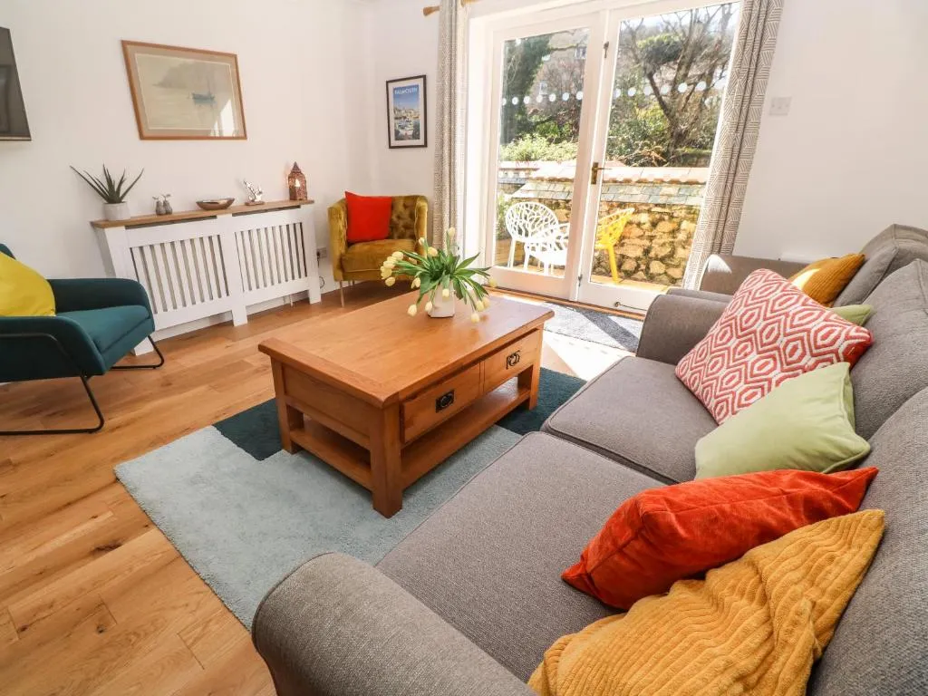 Image 2 of ‘Riverside’ Summercourt