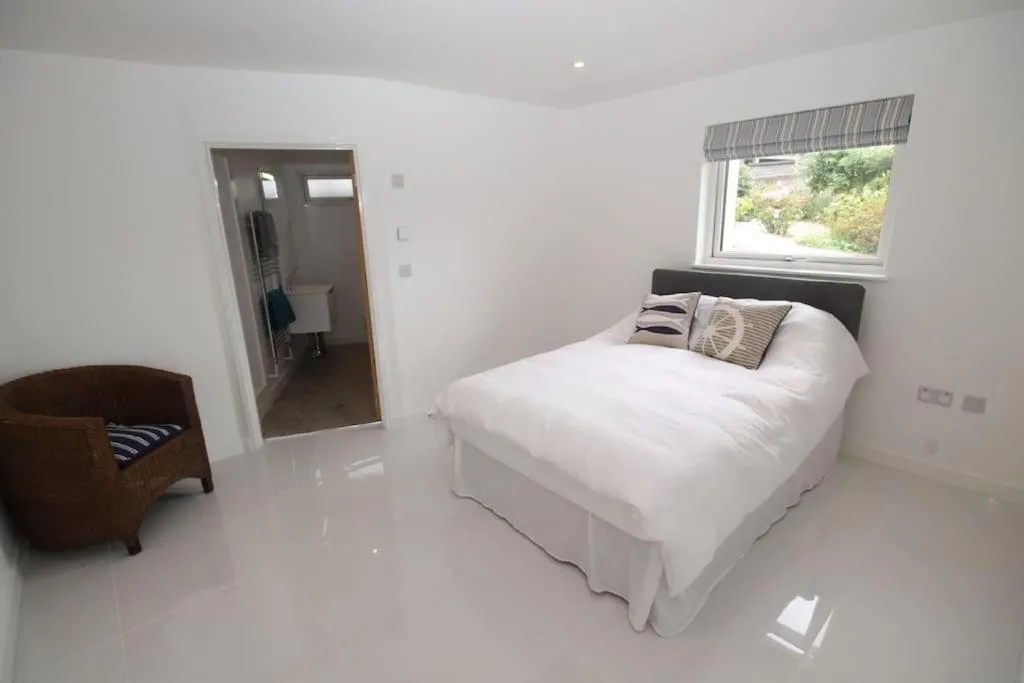 Image 2 of Solano a 2 bedroom waterside villa in Falmouth