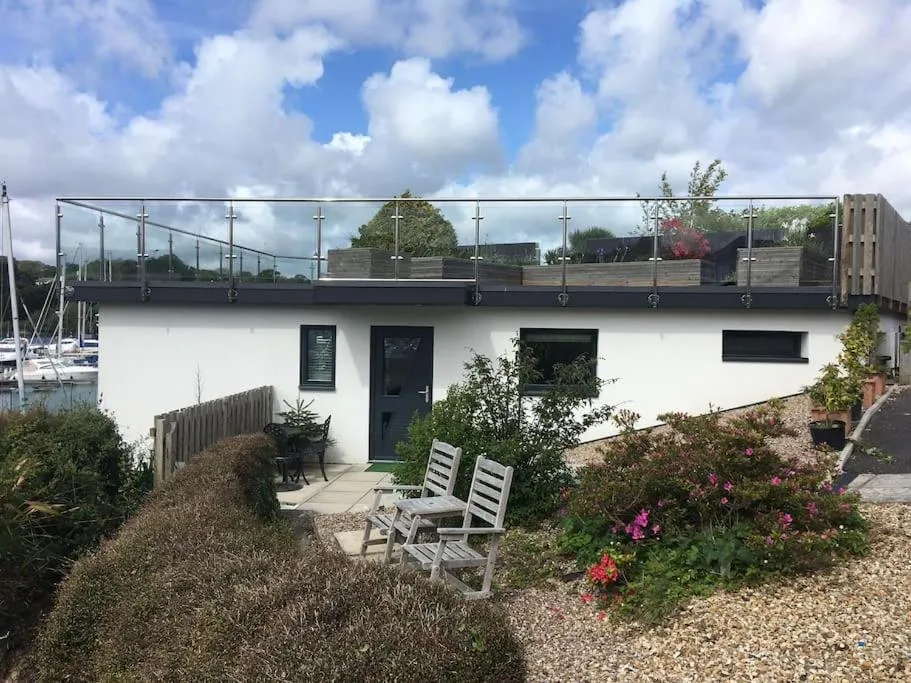 Image 6 of Solano a 2 bedroom waterside villa in Falmouth