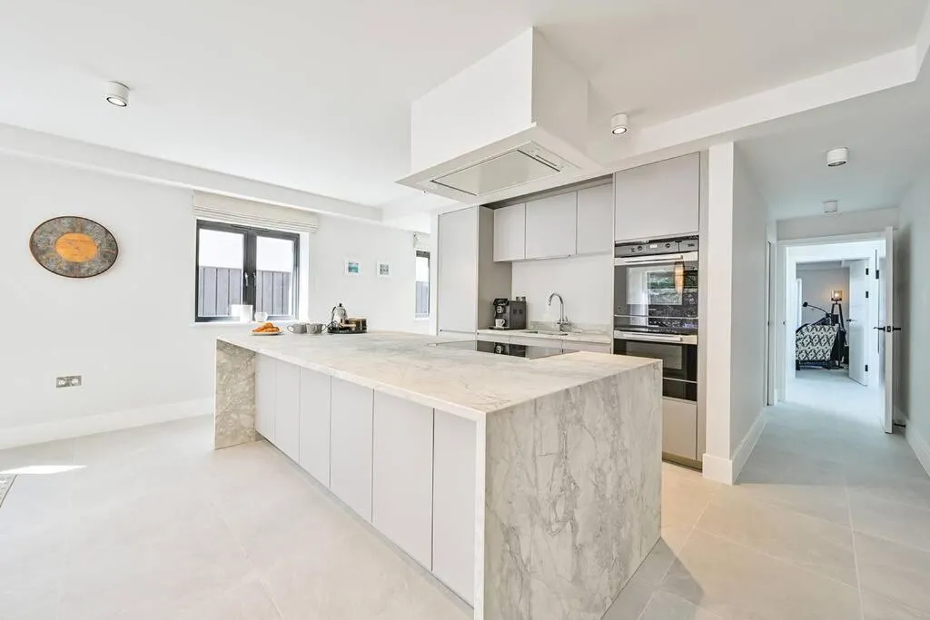 Image of Spacious Boutique House Near Beach and Bars, with Parking