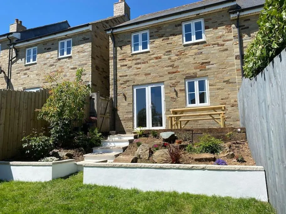 Image of Stylish 3 bed home with allocated parking for 2