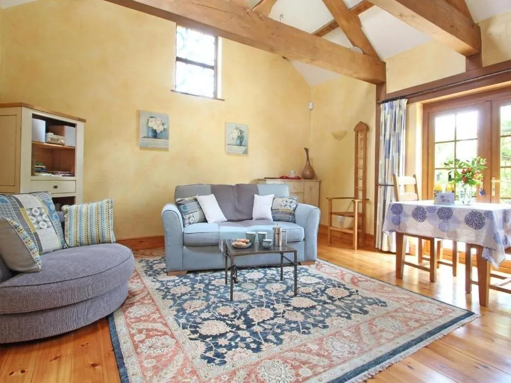 Image 2 of Summer House