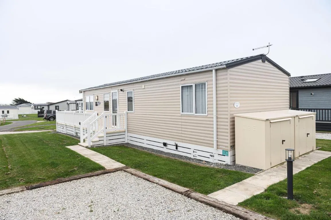 Image of Summerleaze 11
