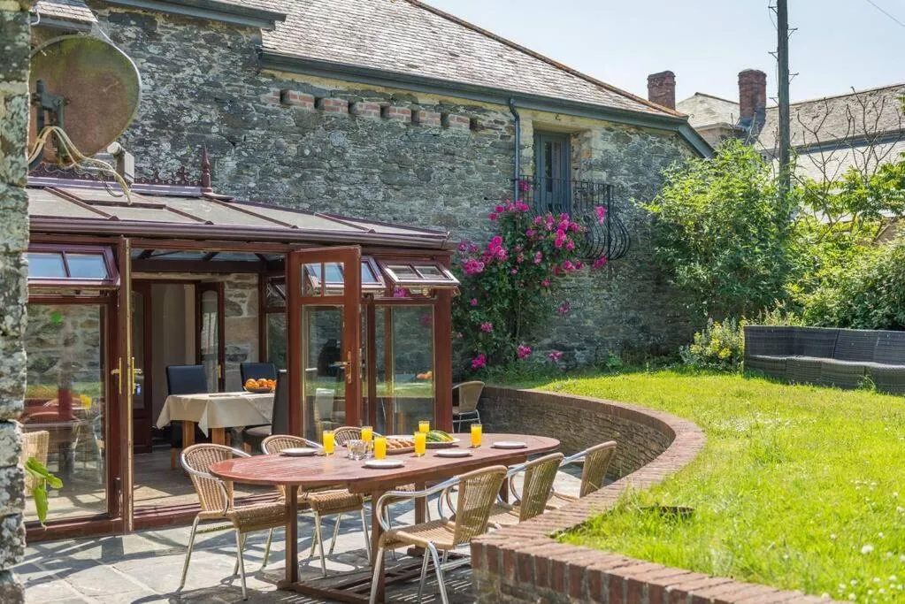 Image of Super Spacious Country house pet/party friendly.
