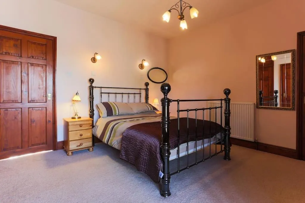 Image 6 of Super Spacious Country house pet/party friendly.