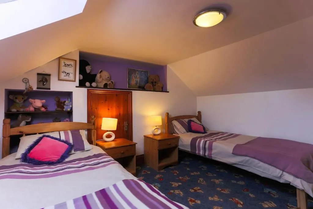 Image 1 of Super Spacious Country house pet/party friendly.