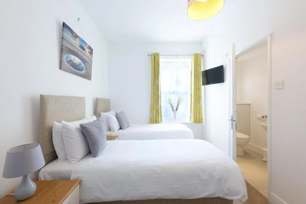 Image 4 of Tee-Side Guest House