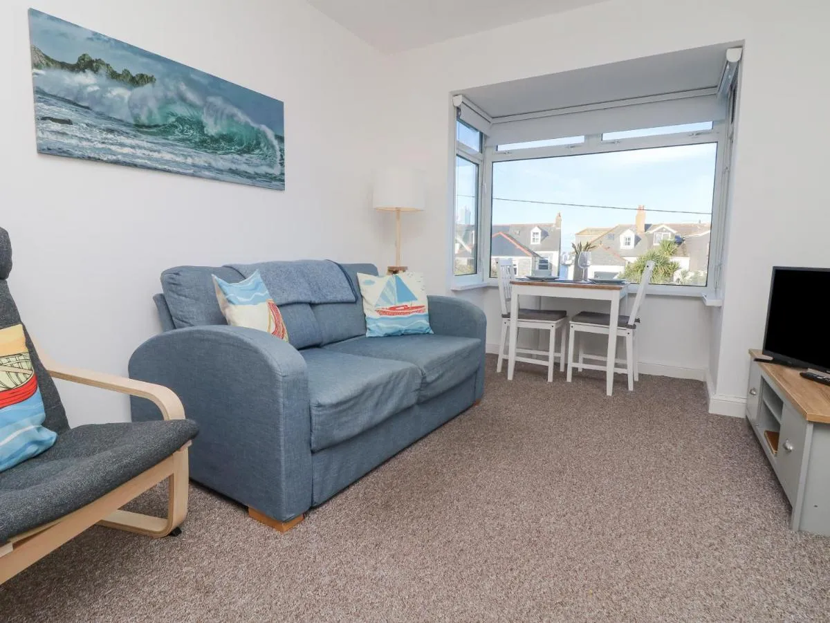 Image 4 of The Beach Hut