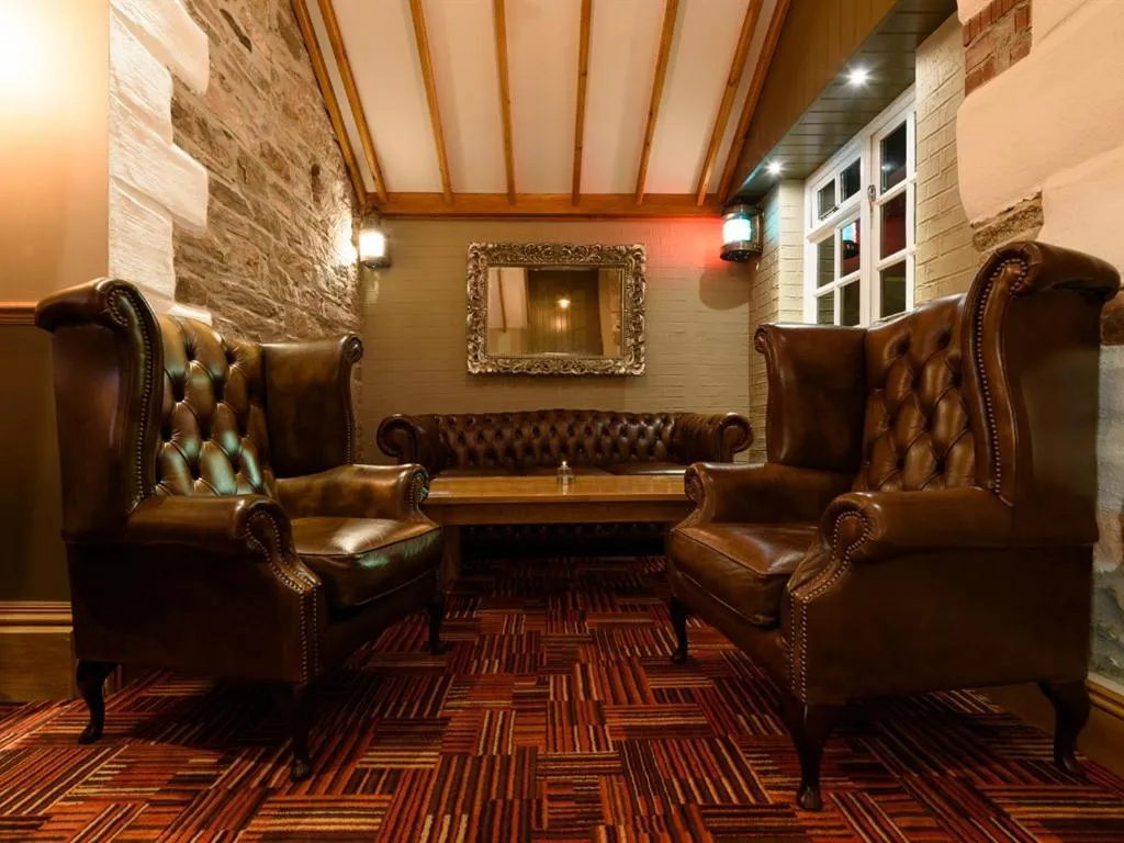 Image 2 of The Britannia Inn & Waves Restaurant