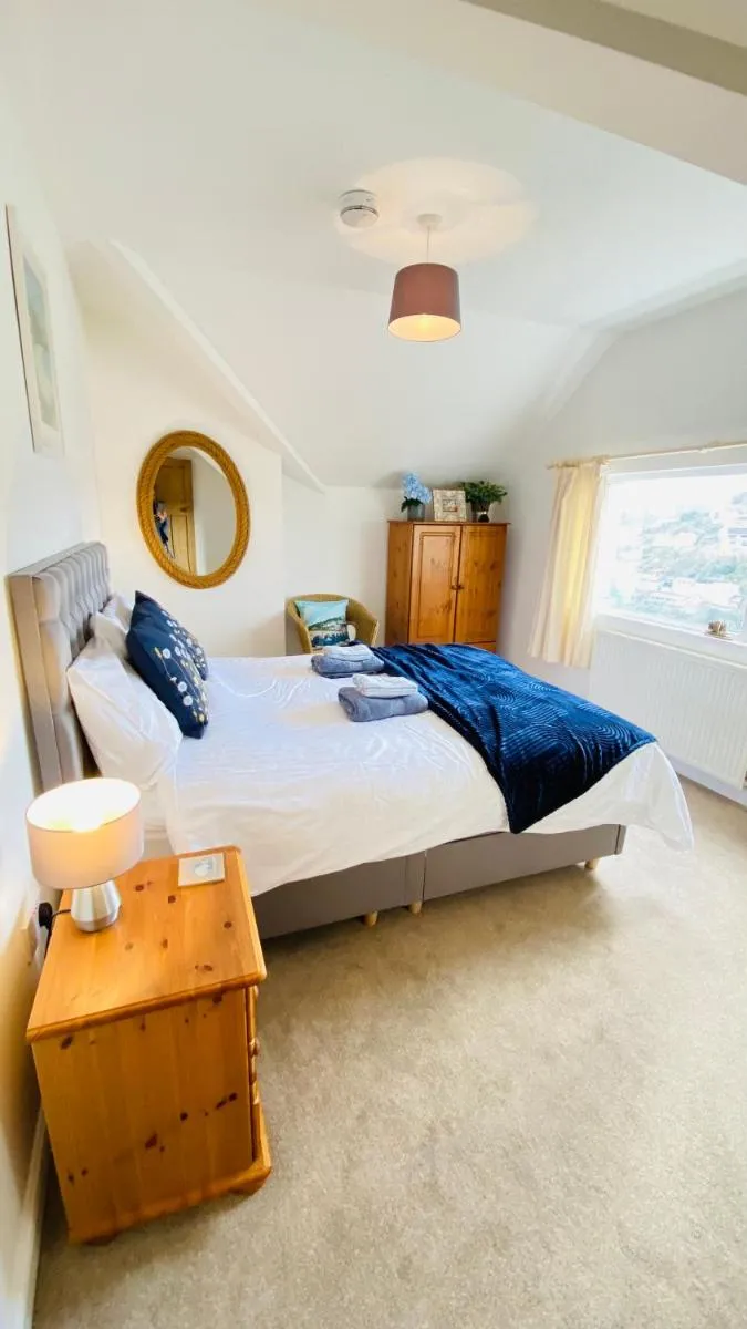 Image 6 of The Hillocks, Looe – Two Bedroom House with Fabulous Views of Looe Town and Harbour