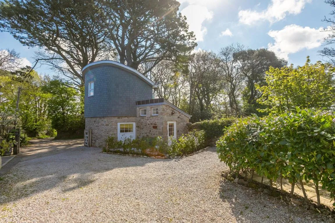 Image of The Old Well House