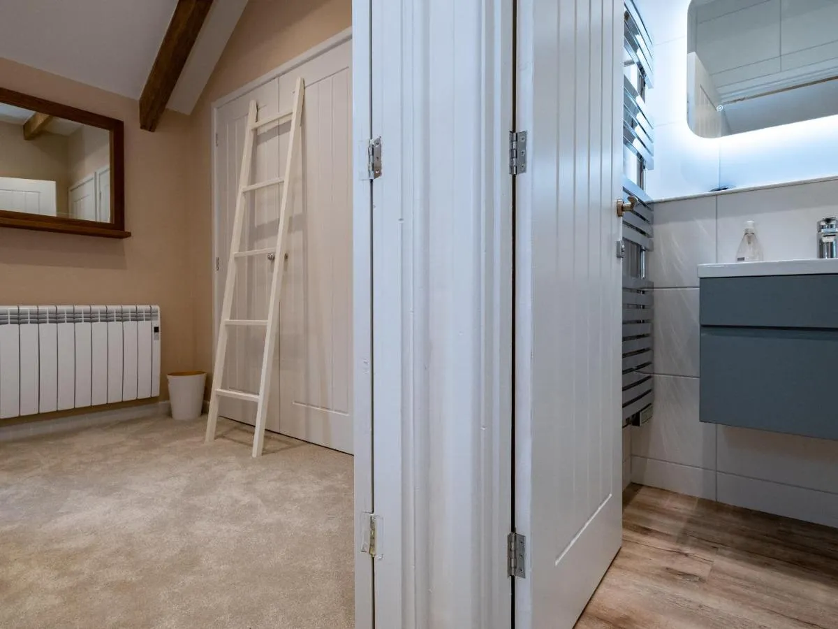 Image 2 of The Snug