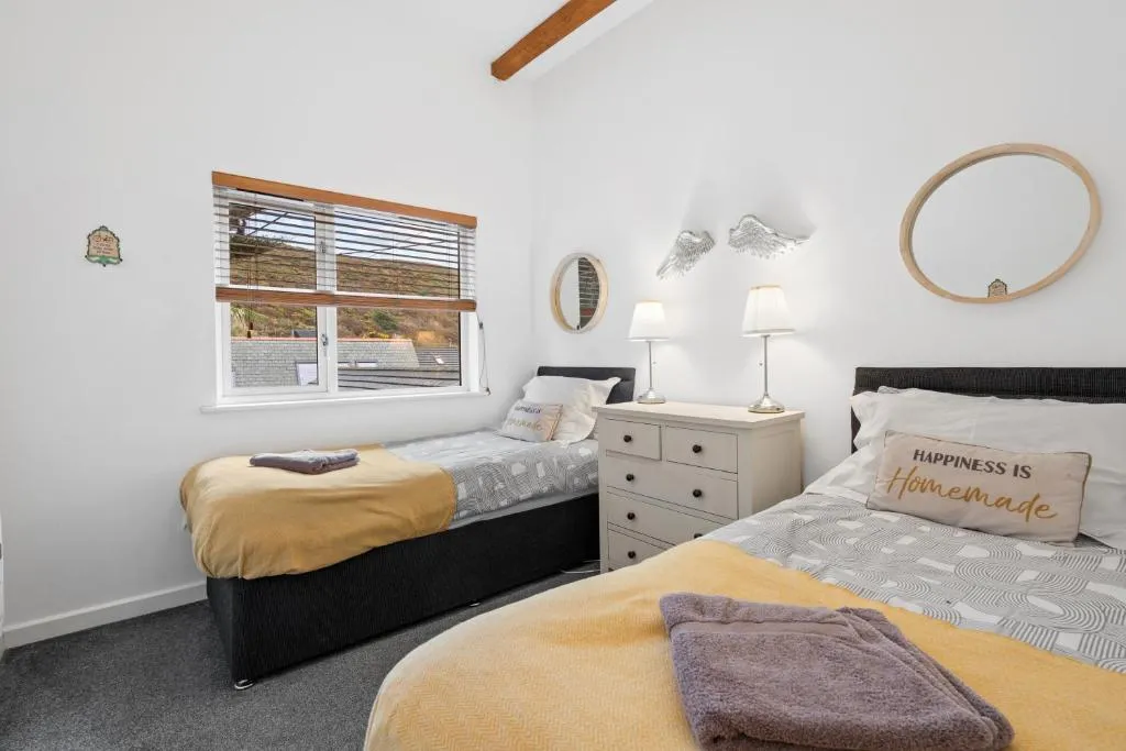 Image 2 of Tincroft Cottage – high end, luxury living near the beach