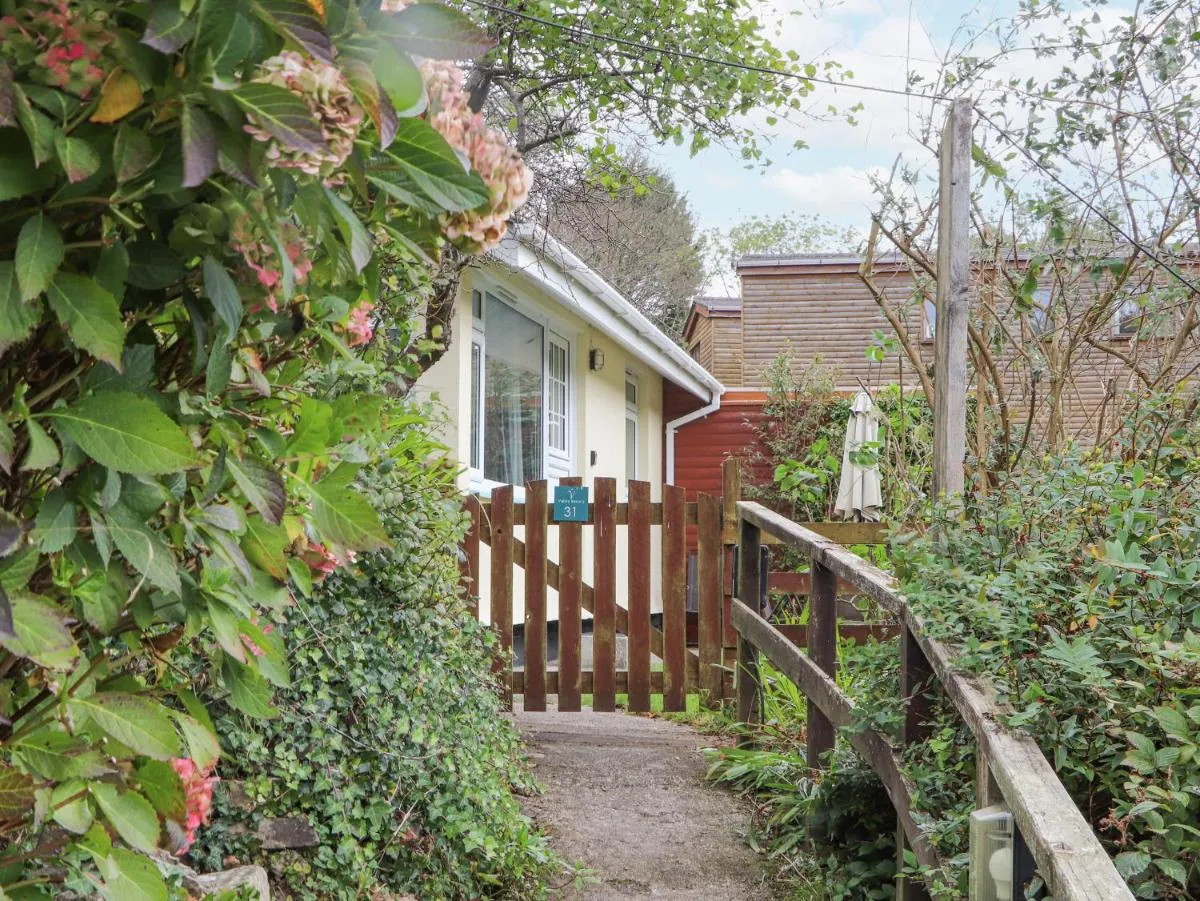 Image 5 of Woodland Retreat