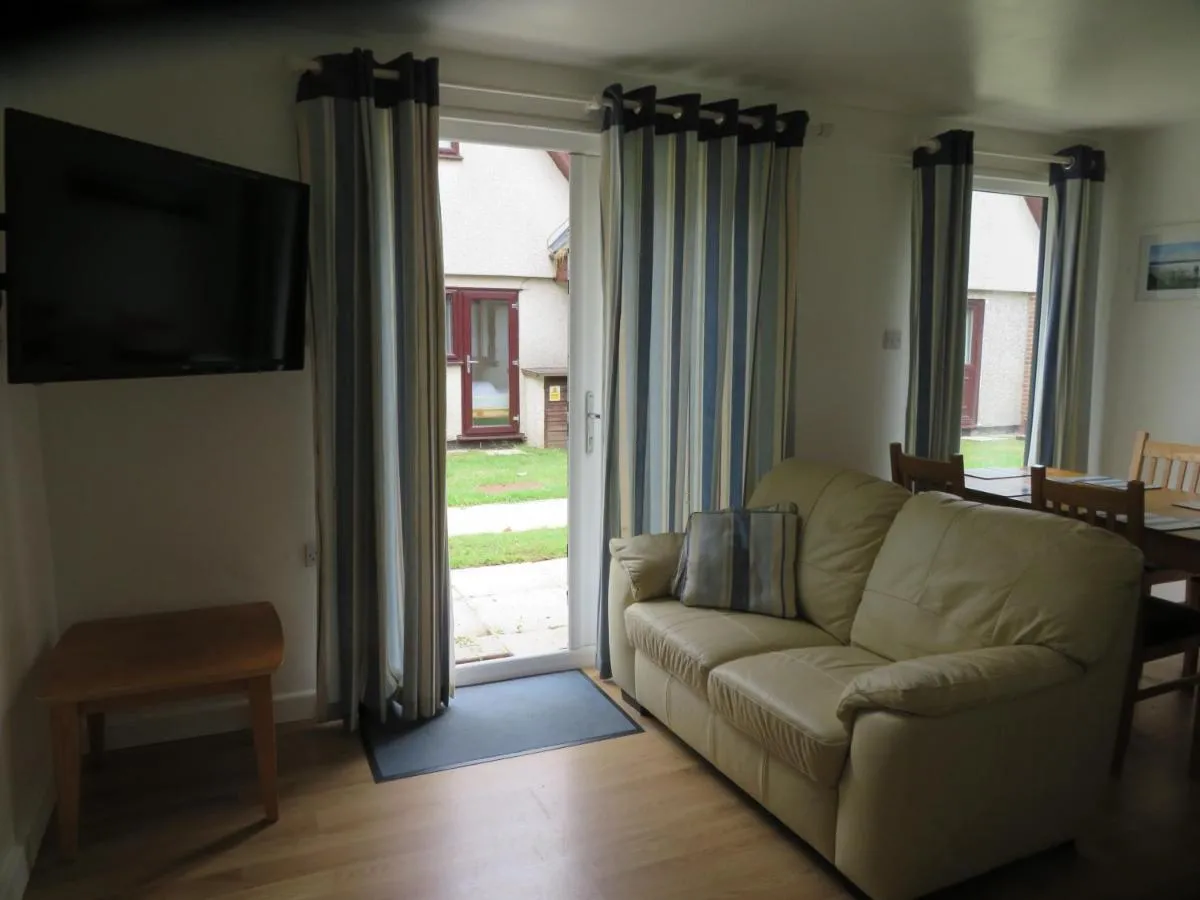 Image 4 of 11 Trevithick Court Tolroy Manor