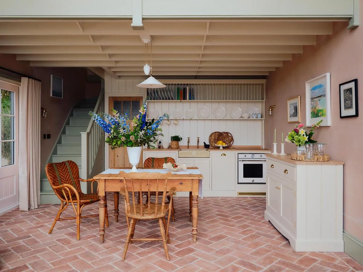 Image 1 of 1-bed luxury seafront cabin in heart of Newlyn, Mousehole