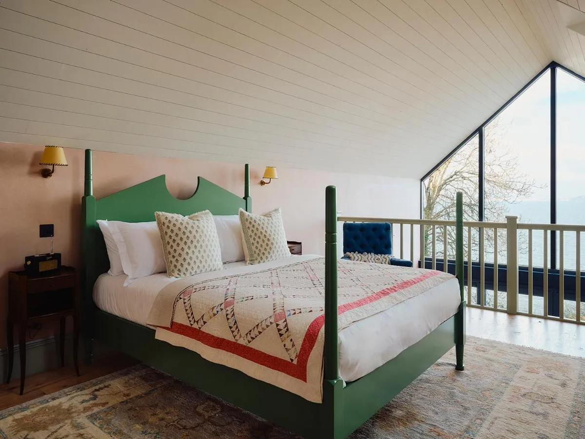 Image 2 of 1-bed luxury seafront cabin in heart of Newlyn, Mousehole