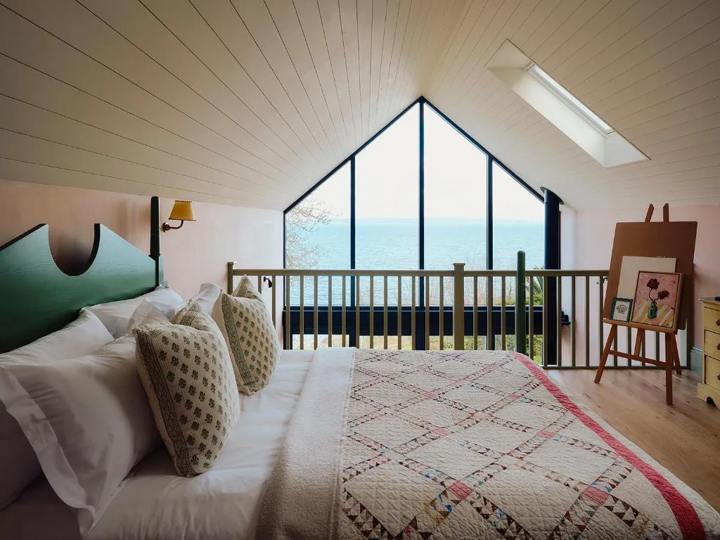 Image of 1-bed luxury seafront cabin in heart of Newlyn, Mousehole