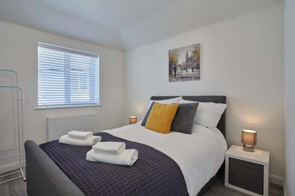 Image 1 of 2022 Brand New Stylish Flat in Central Hayle