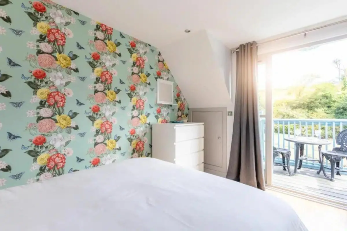 Image 6 of 2 Bedrooms overlooking Little Petherick Creek