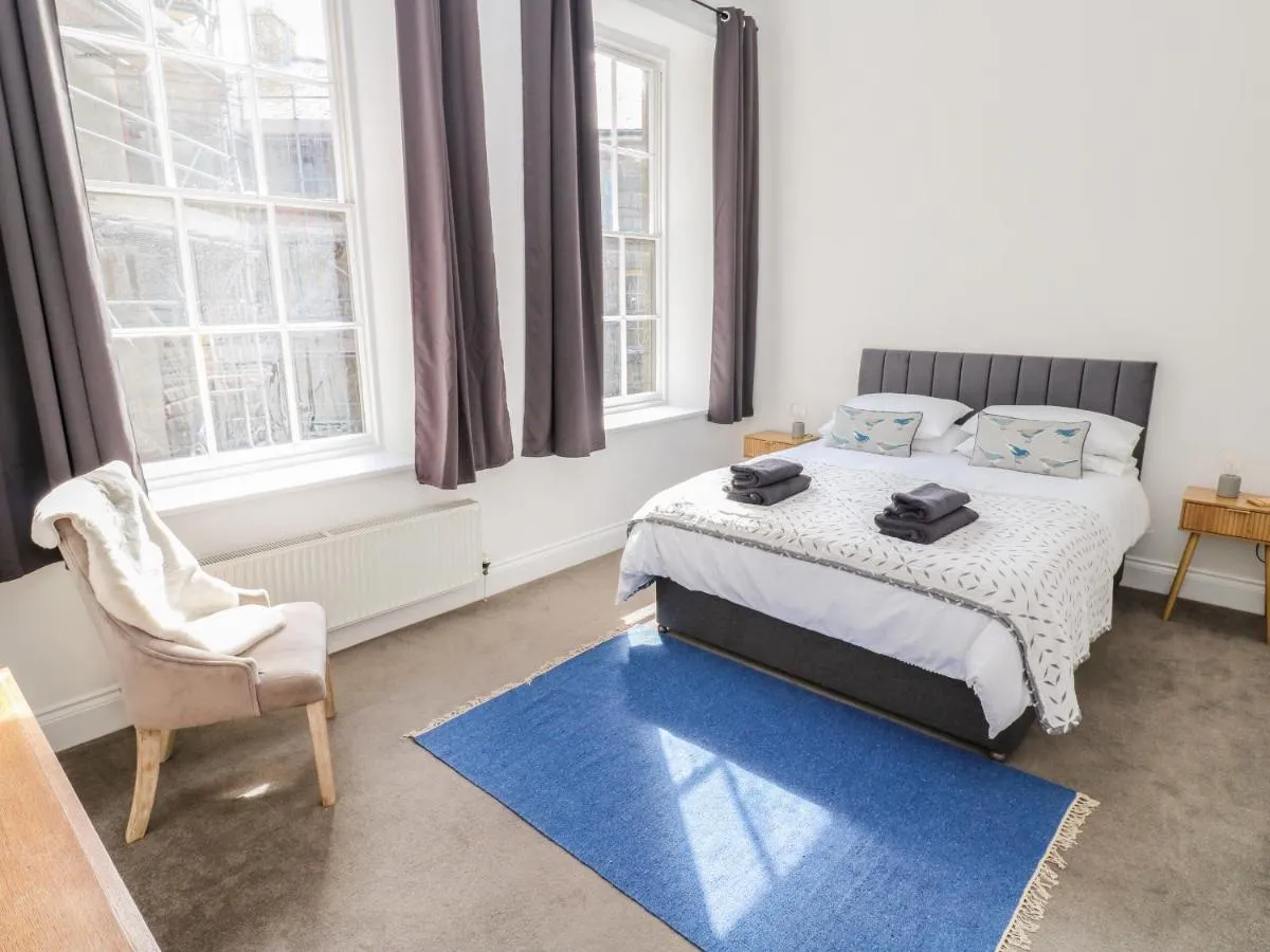 Image 1 of 2 Regent Mews