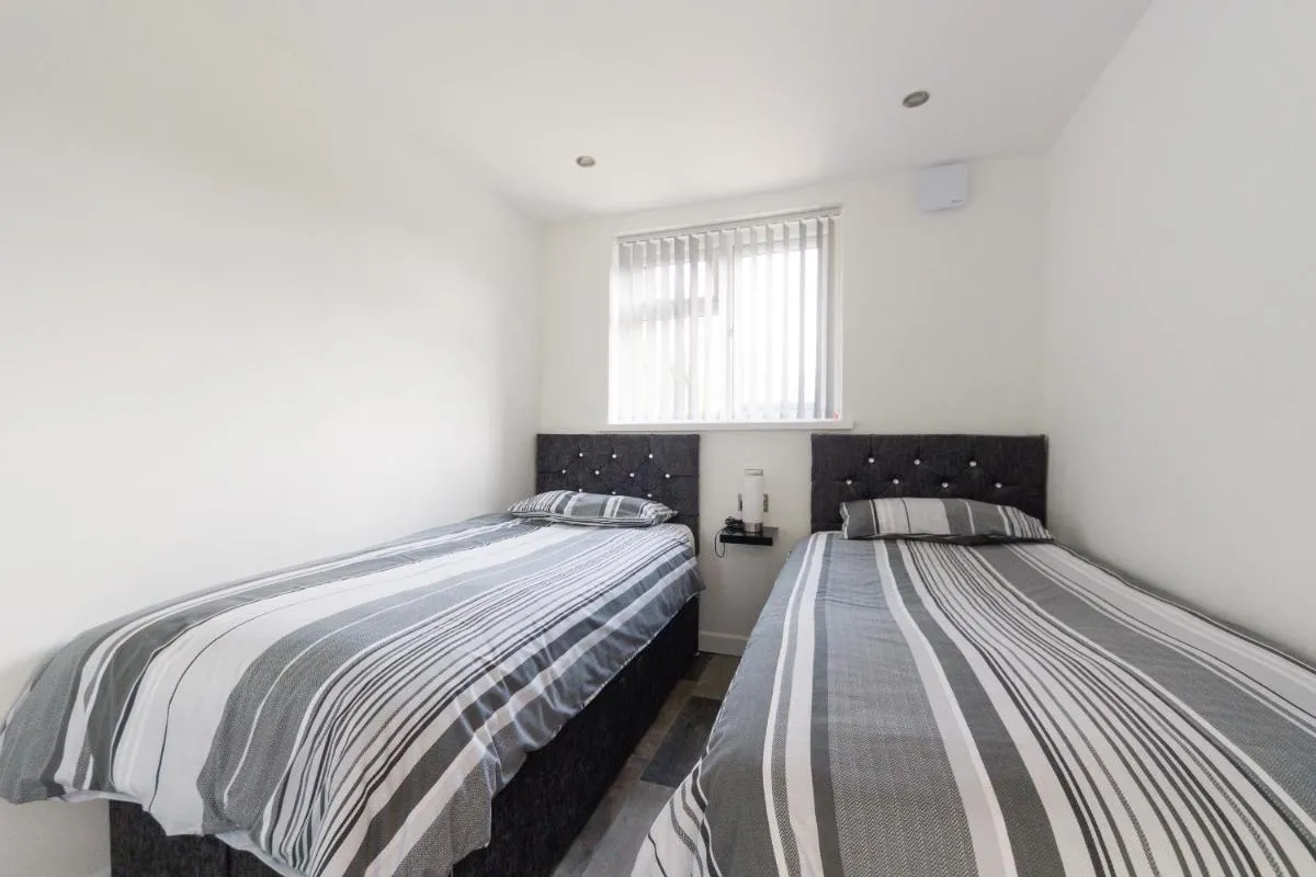 Image 1 of 2 bedroom luxury beach apartment Millendreath