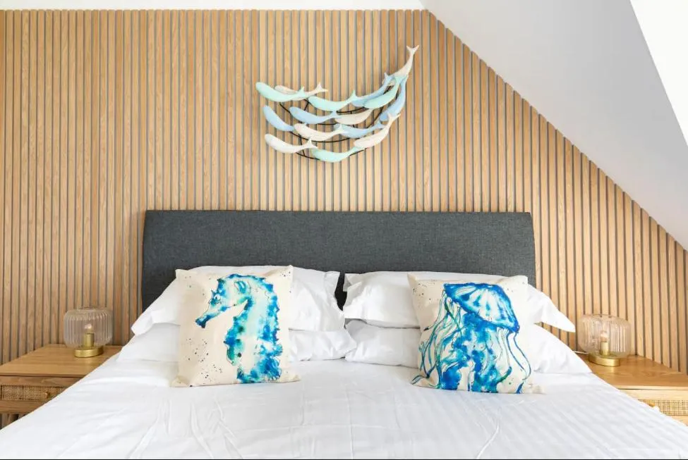 Image 6 of 5 mins from the Eden Project Baybreeze Holiday Apartment, Sea Views, Super Kingsize Beds