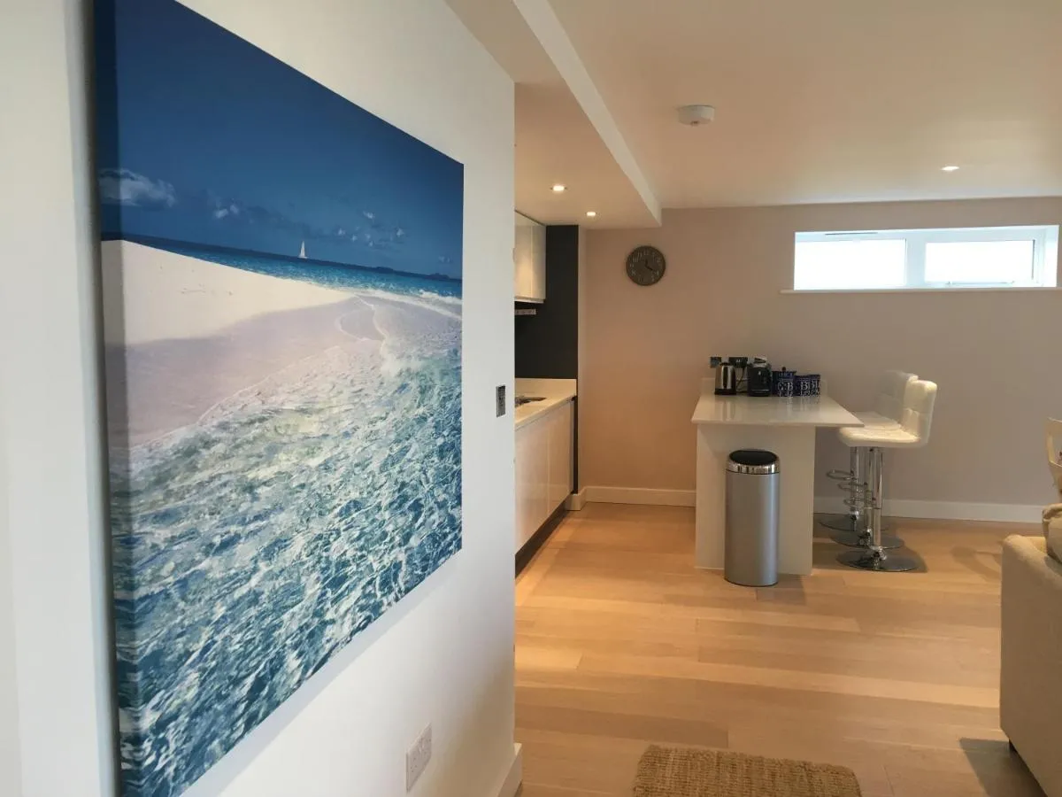 Image 2 of 6 Ocean Gate apartment