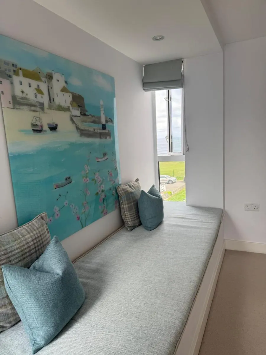 Image 6 of 6 Ocean Gate apartment