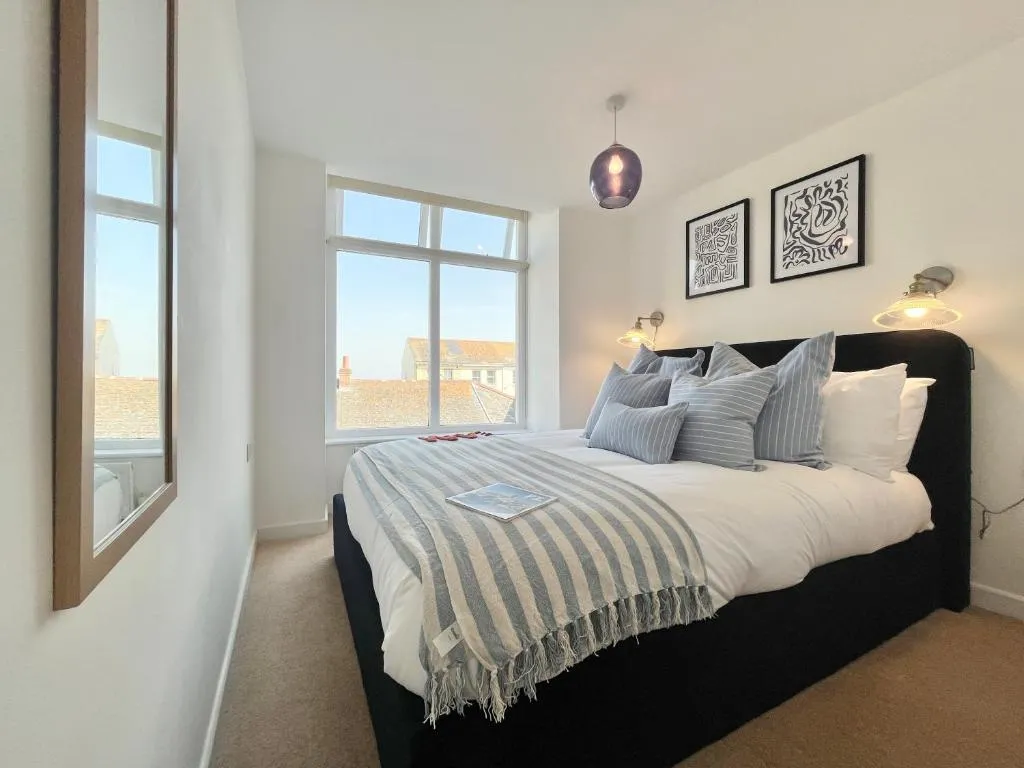 Image of Après Beach Apartment Sleeps 4 Penzance