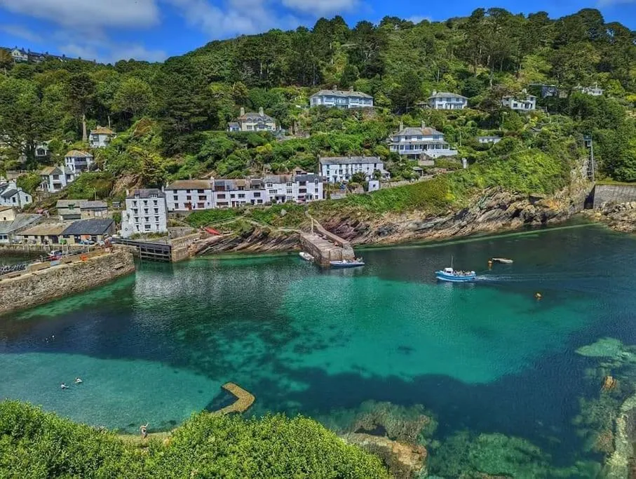 Image 5 of Bijou Coastal Apartment in Polperro With Hot Tub Onsite Parking Downhill Walk To Village