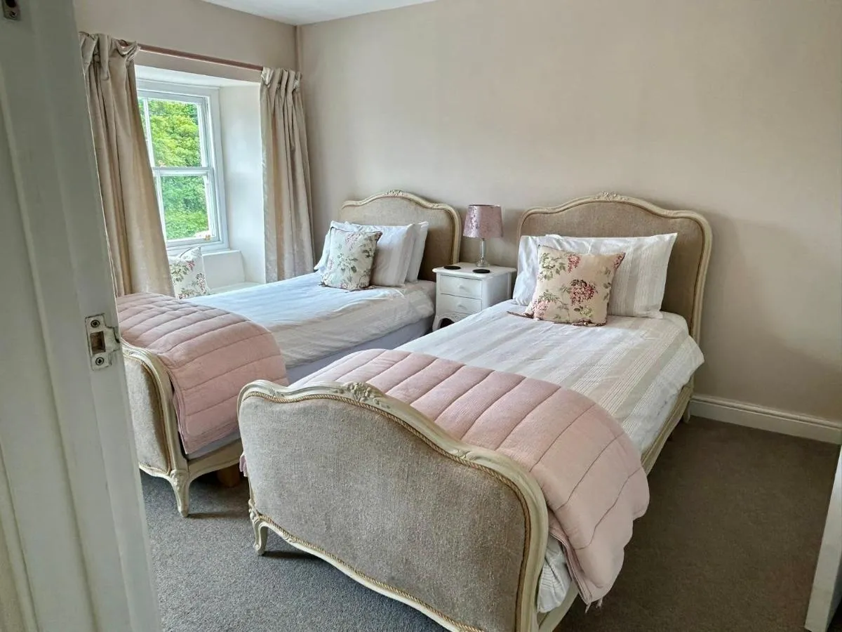 Image 2 of Britannia House Vintage B&B Cornwall