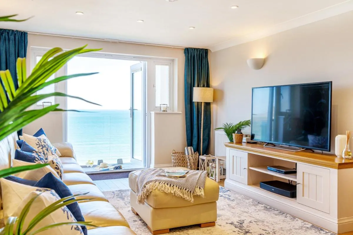 Image 4 of Carbis Bay – Luxury 3 Bed Penthouse Apartment with Sea Views Parking Sauna Balcony