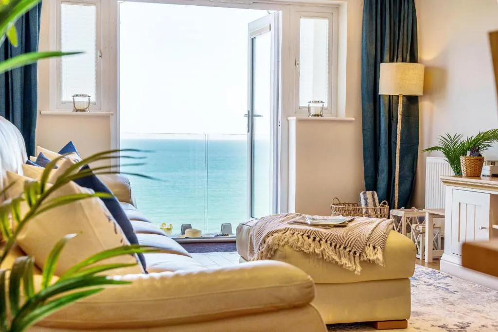 Image of Carbis Bay – Luxury 3 Bed Penthouse Apartment with Sea Views Parking Sauna Balcony