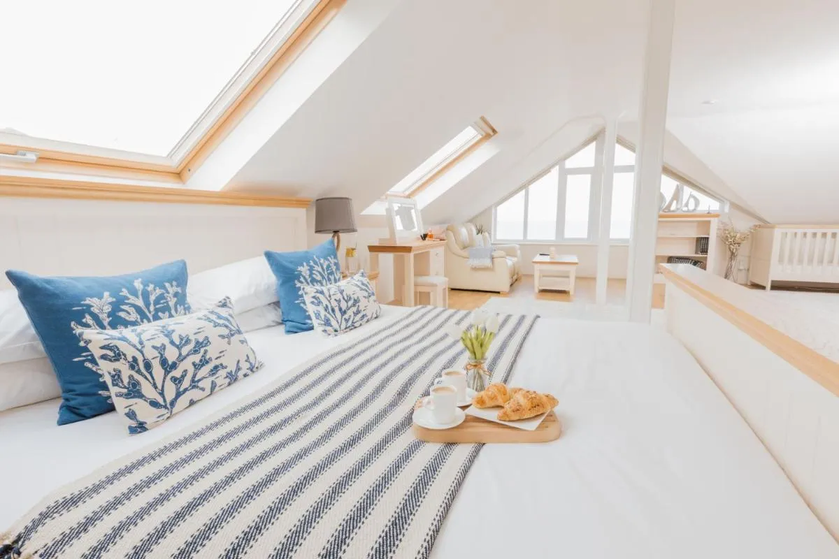 Image 1 of Carbis Bay – Luxury 3 Bed Penthouse Apartment with Sea Views Parking Sauna Balcony
