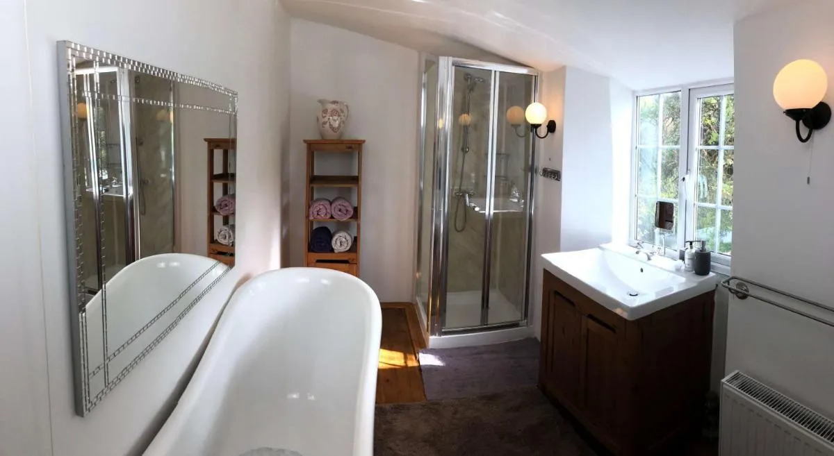 Image 2 of Central Boscastle studio flat