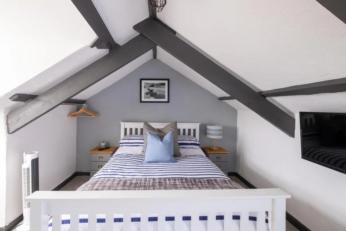 Image 1 of Central Penzance, Modern stylish home, Near Seafront with Gated parking