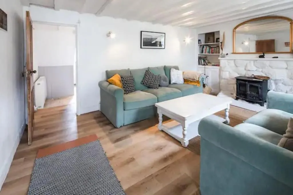Image 6 of Charming Cottage near Beach!