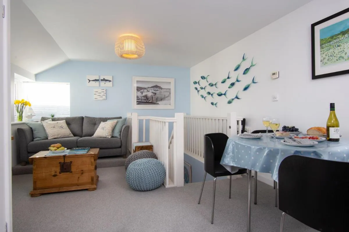 Image 3 of Cobbles Loft