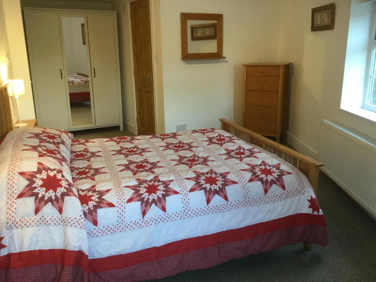 Image 2 of Crossways Corner Cottage