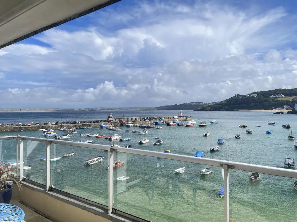 Image of Crows Nest – panoramic views of St Ives harbour
