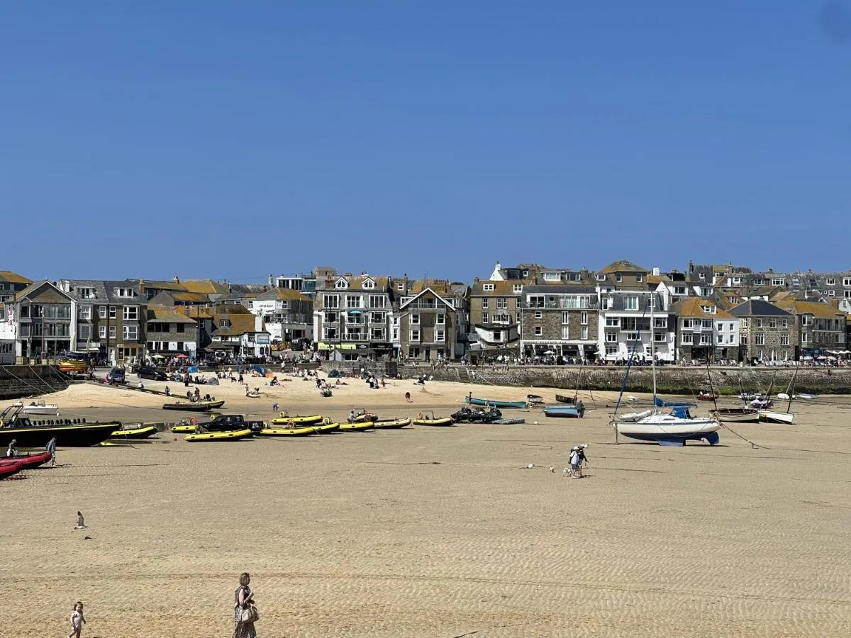 Image 5 of Crows Nest – panoramic views of St Ives harbour